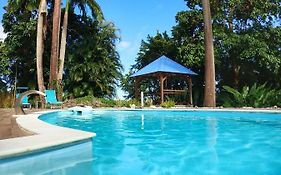 Gite Kaz A Topaze, Piscine, Jardin Tropical